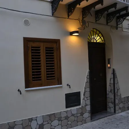 Donjon Centro Bed & Breakfast *